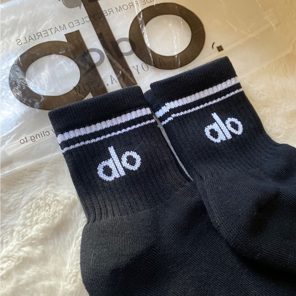 Alo Yoga Sock Sports Medium Long Pilates Fitness Unisex Four Season (2 Pars)